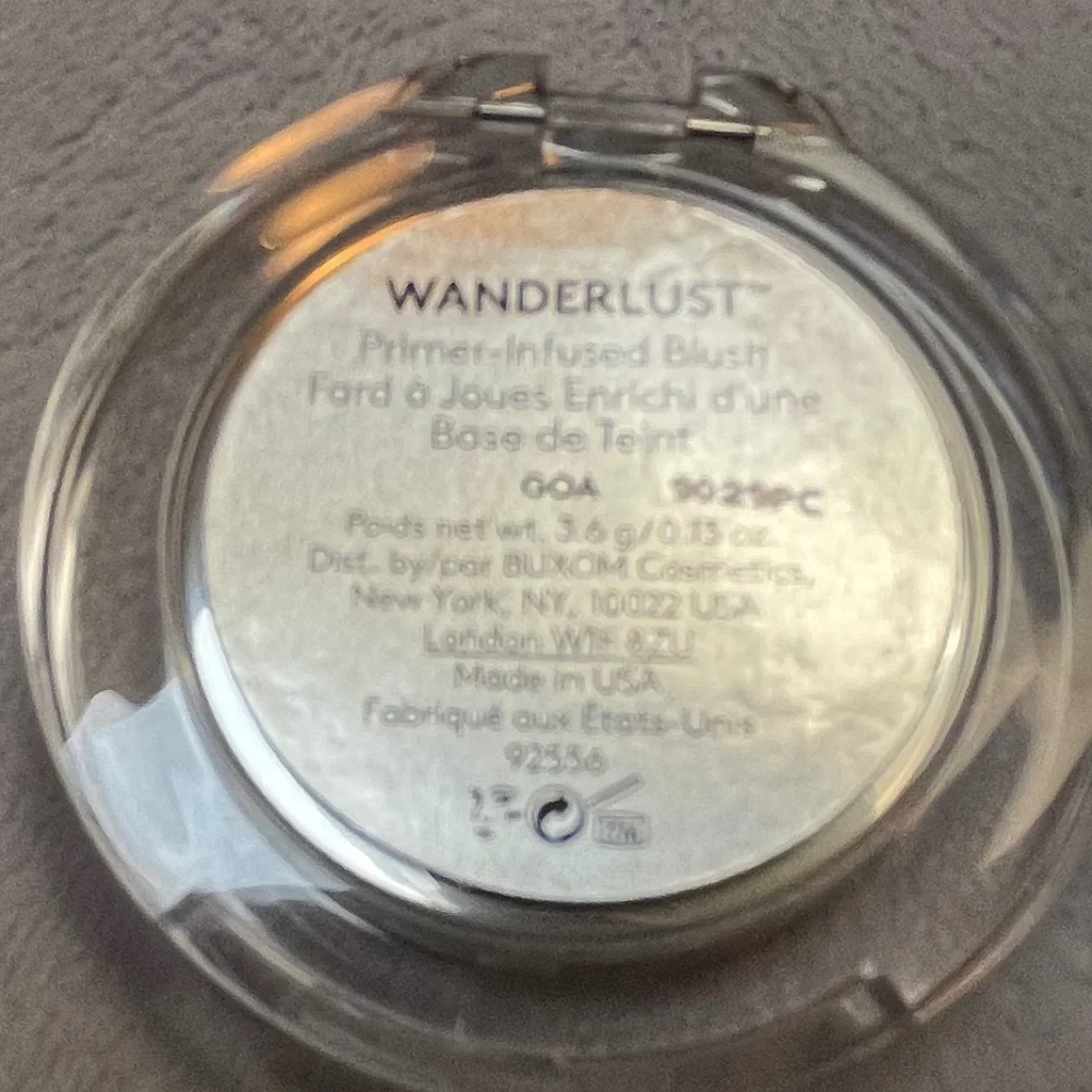 Buxom Wanderlust Primer-Infused Blush